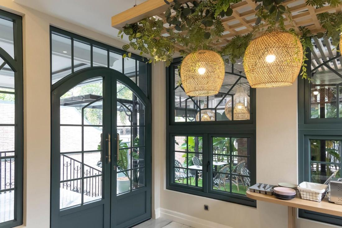 Casa Living Senopati Hotel